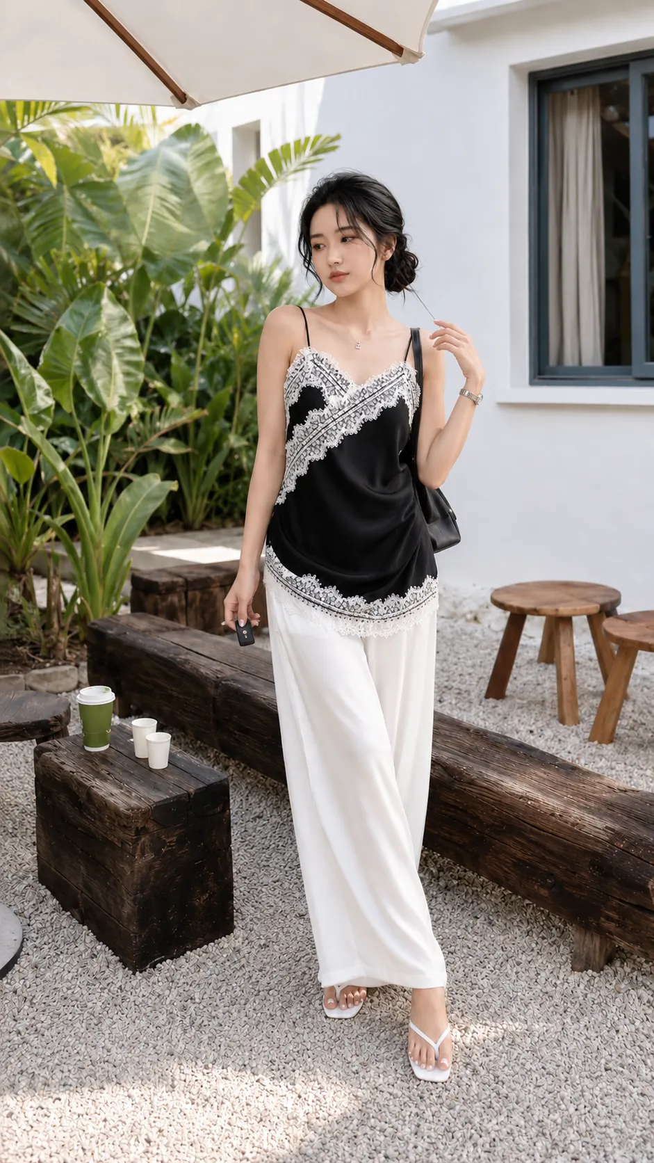 Set Lụa Gồm Áo 2 Dây Mix Ren Và Quần Alibaba TN1713